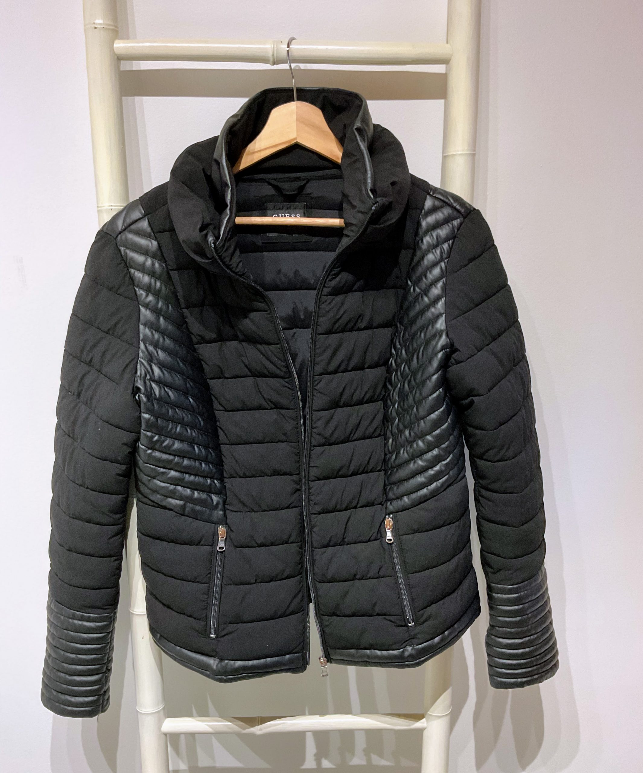 Blouson Guess Taille 42 – Image 2