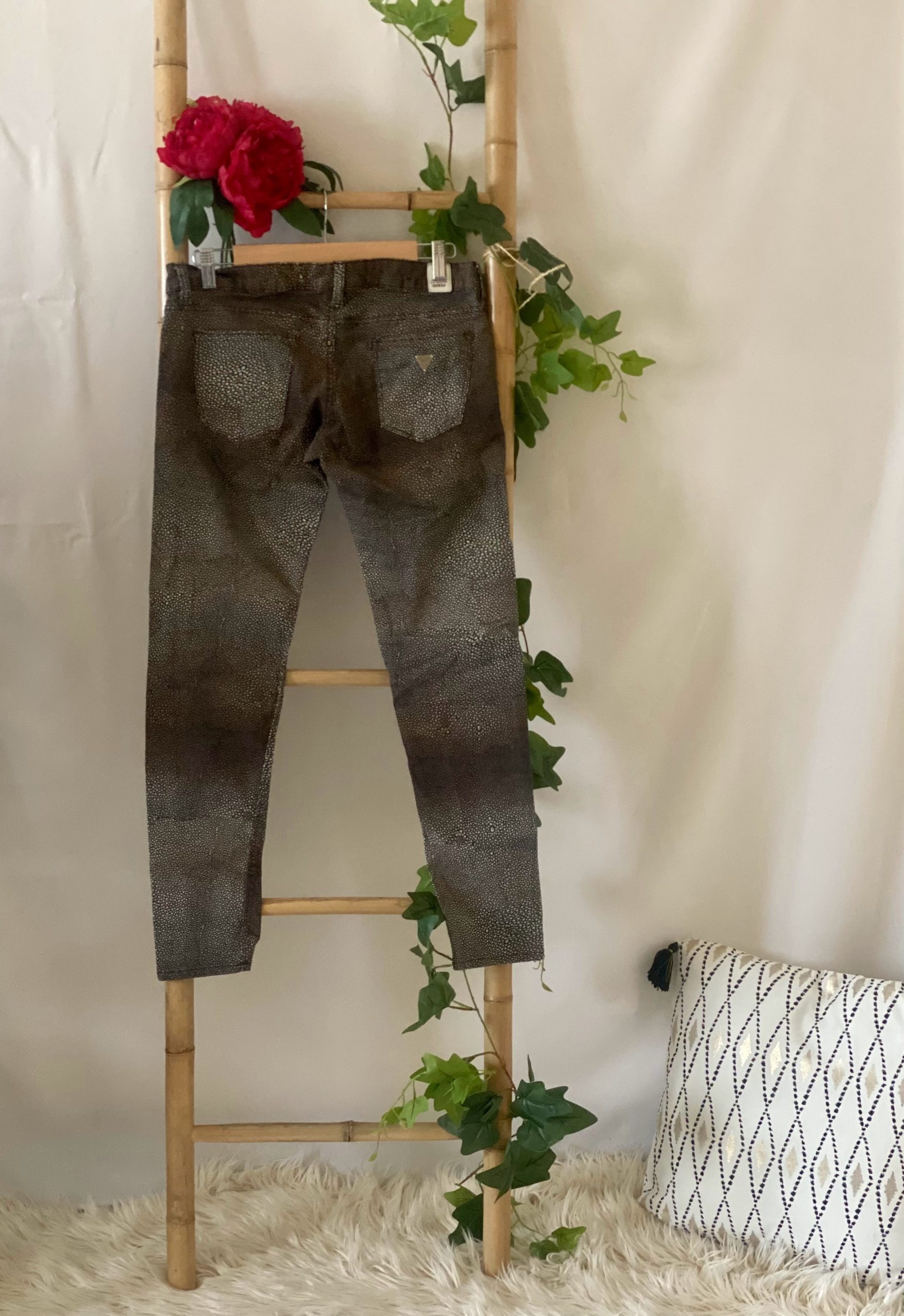 Pantalon Guess Taille 38 – Image 2