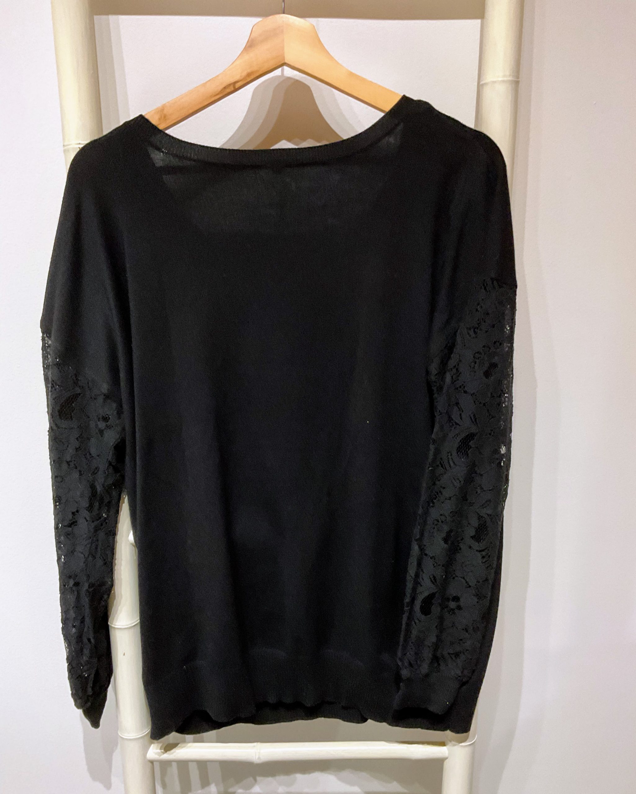 Pull Guess Taille 42 – Image 3