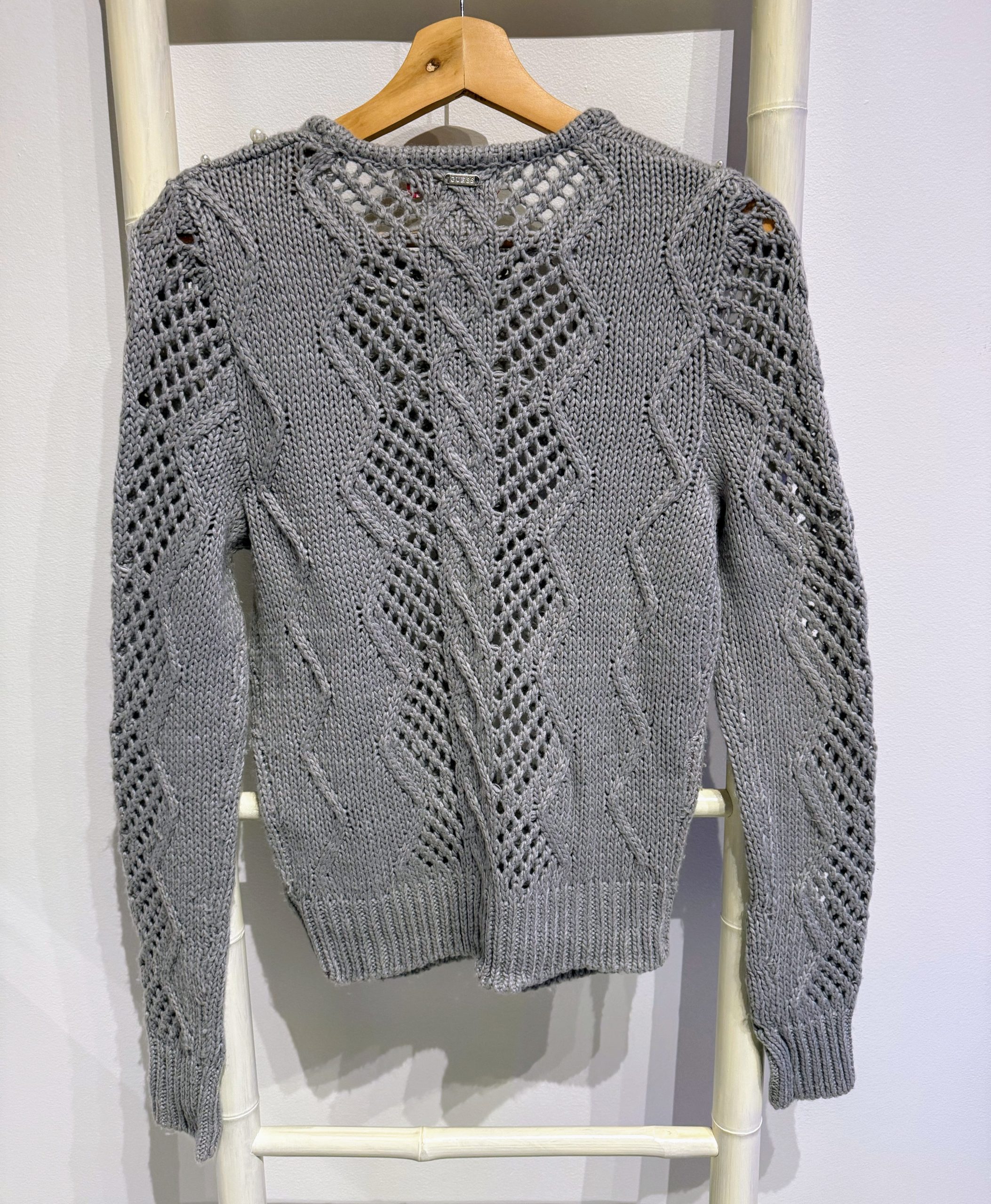 Pull Guess Taille 36 – Image 2