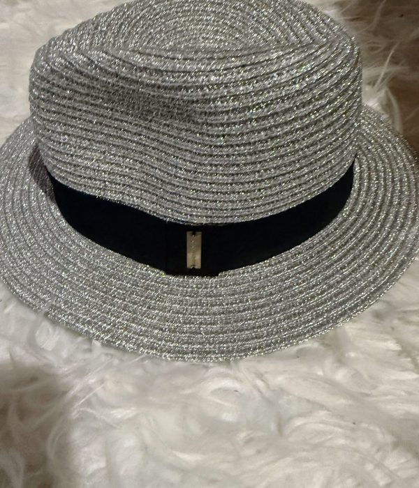 Chapeau Guess