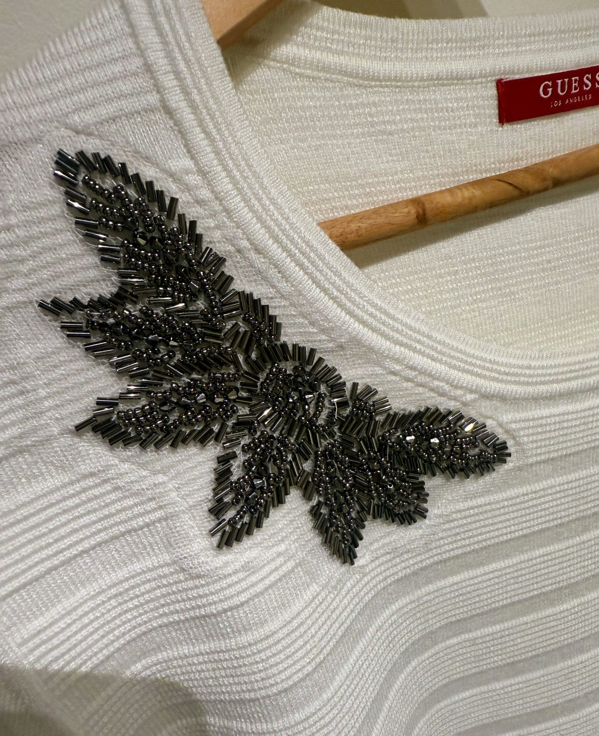 Pull Guess Taille 42 – Image 3