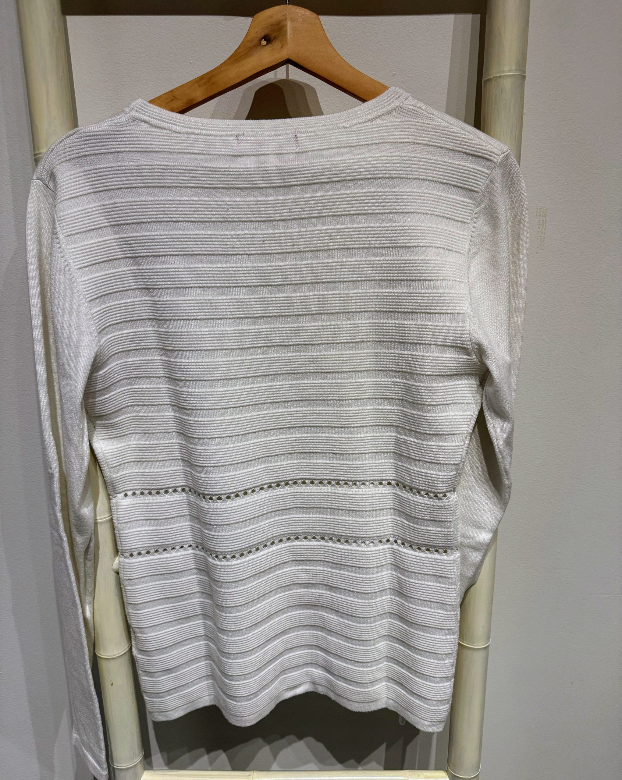 Pull Guess Taille 42 – Image 2