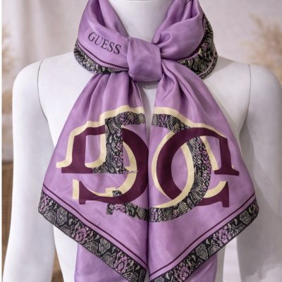 Carré de soie Guess