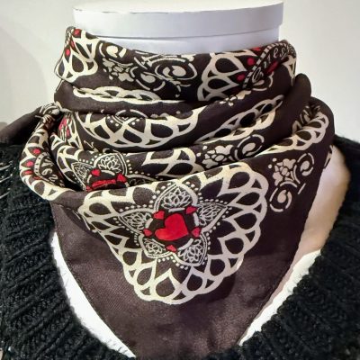 Carré de soie Guess