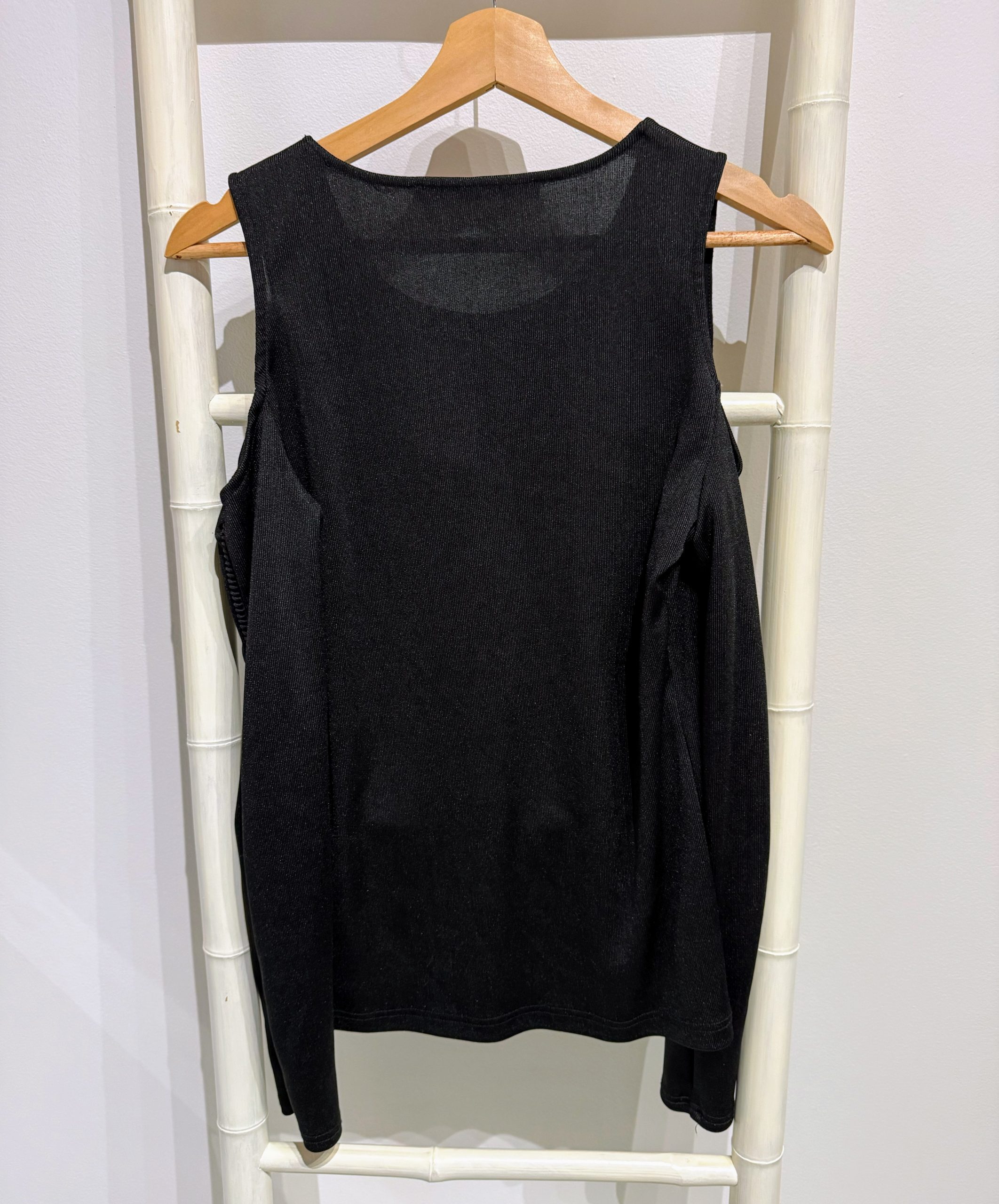 Pull Guess Taille 38 – Image 2