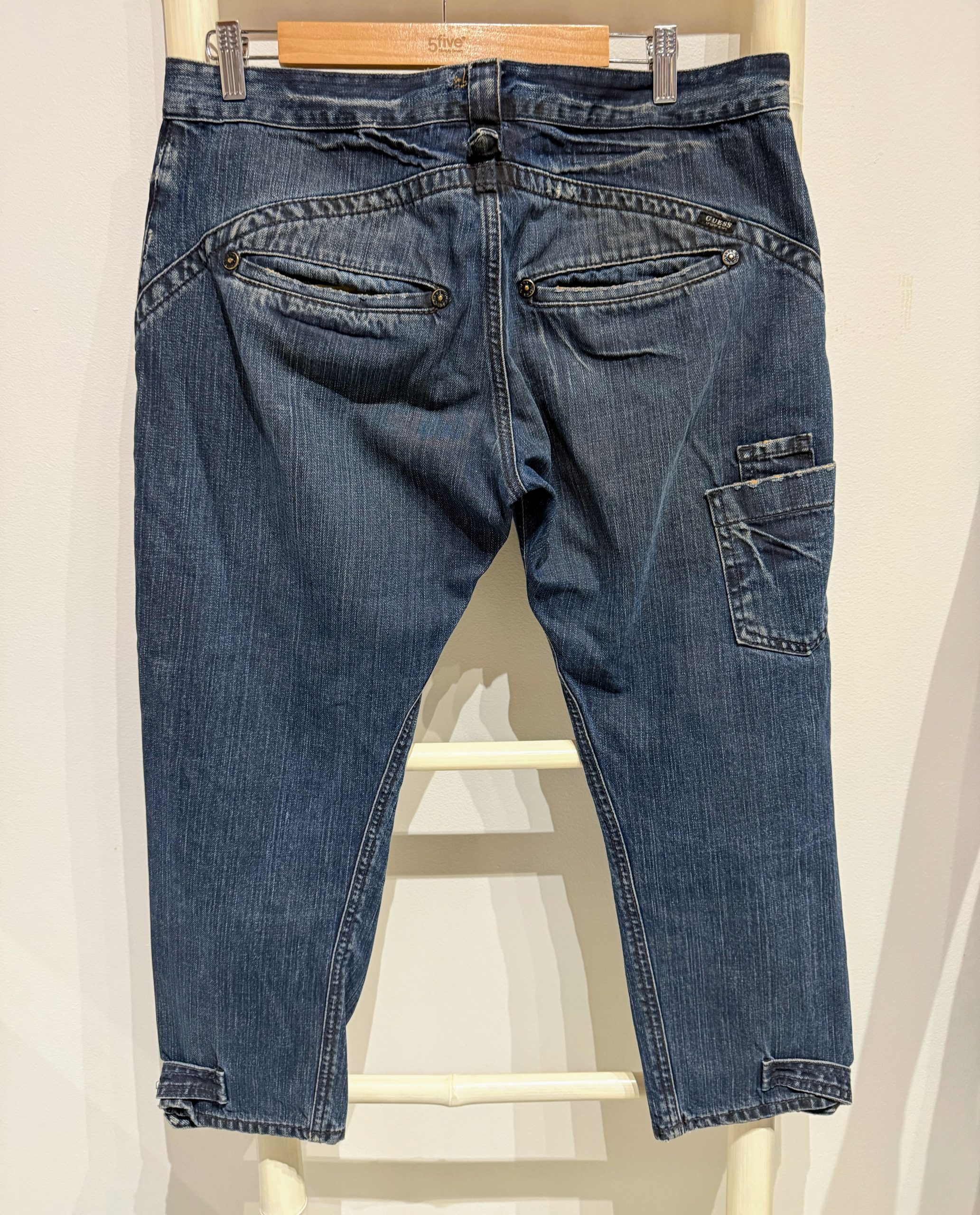 Pantacourt Guess Taille 40/42 – Image 2