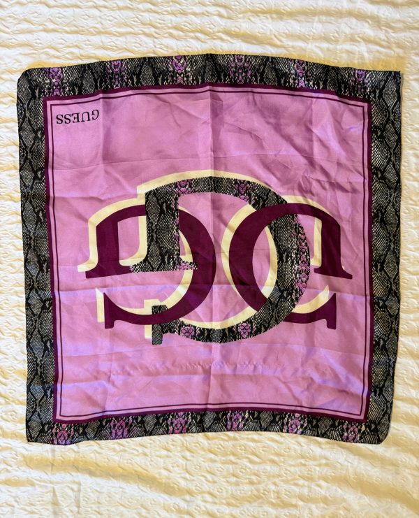 Carré de soie Guess – Image 2