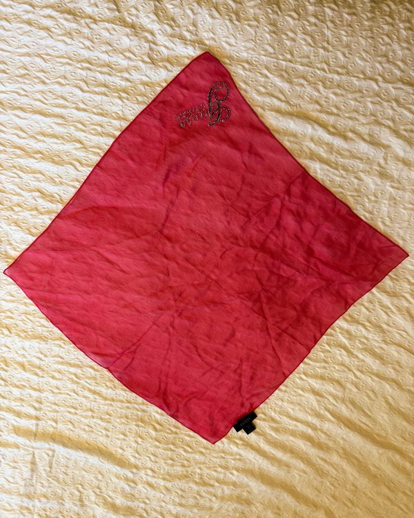 Carré de soie Guess – Image 2